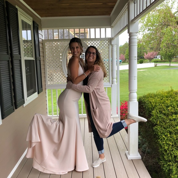 PROM DRESS 😍 - Picture 7 of 8